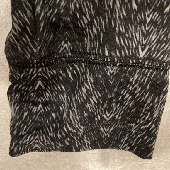 Active wear-CUDDLE DUDS WARM ESSENTIALS stretch long sleeve shirt. like new - Picture 5 of 9